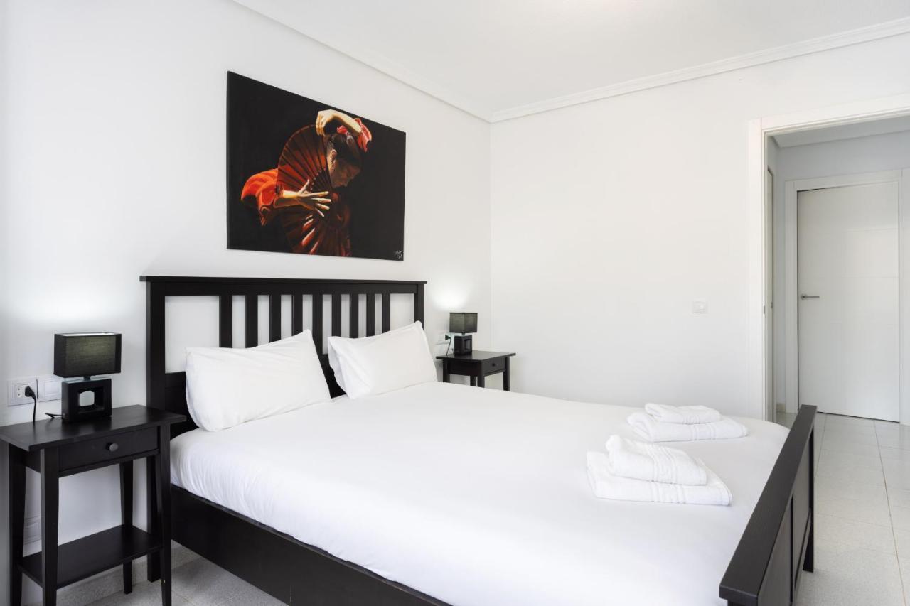 Black And White Apartment Free Wifi Los Cristianos  Exterior foto